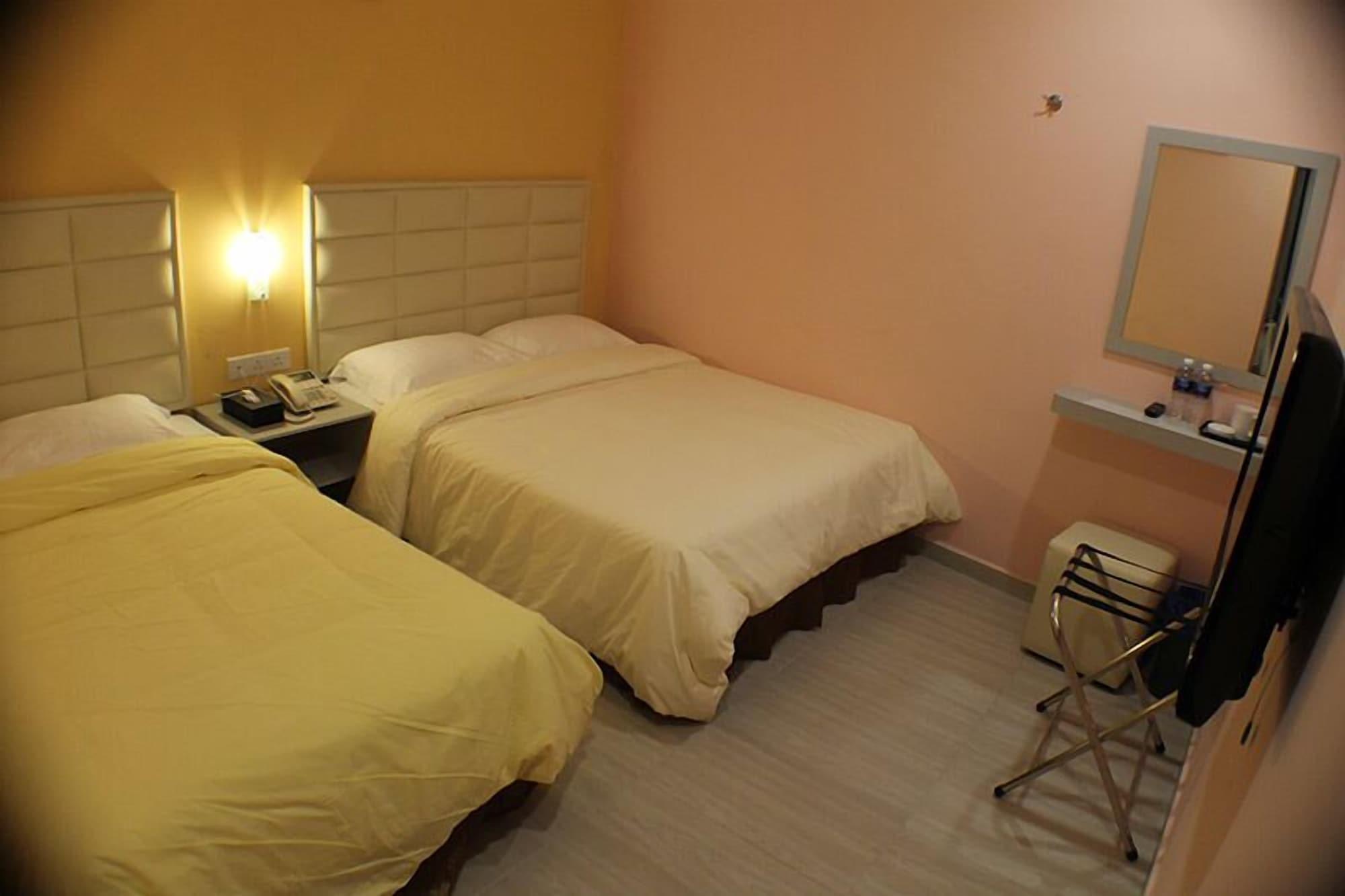 Hotel Zamburger Bukit Indah Джохор-Бару Экстерьер фото