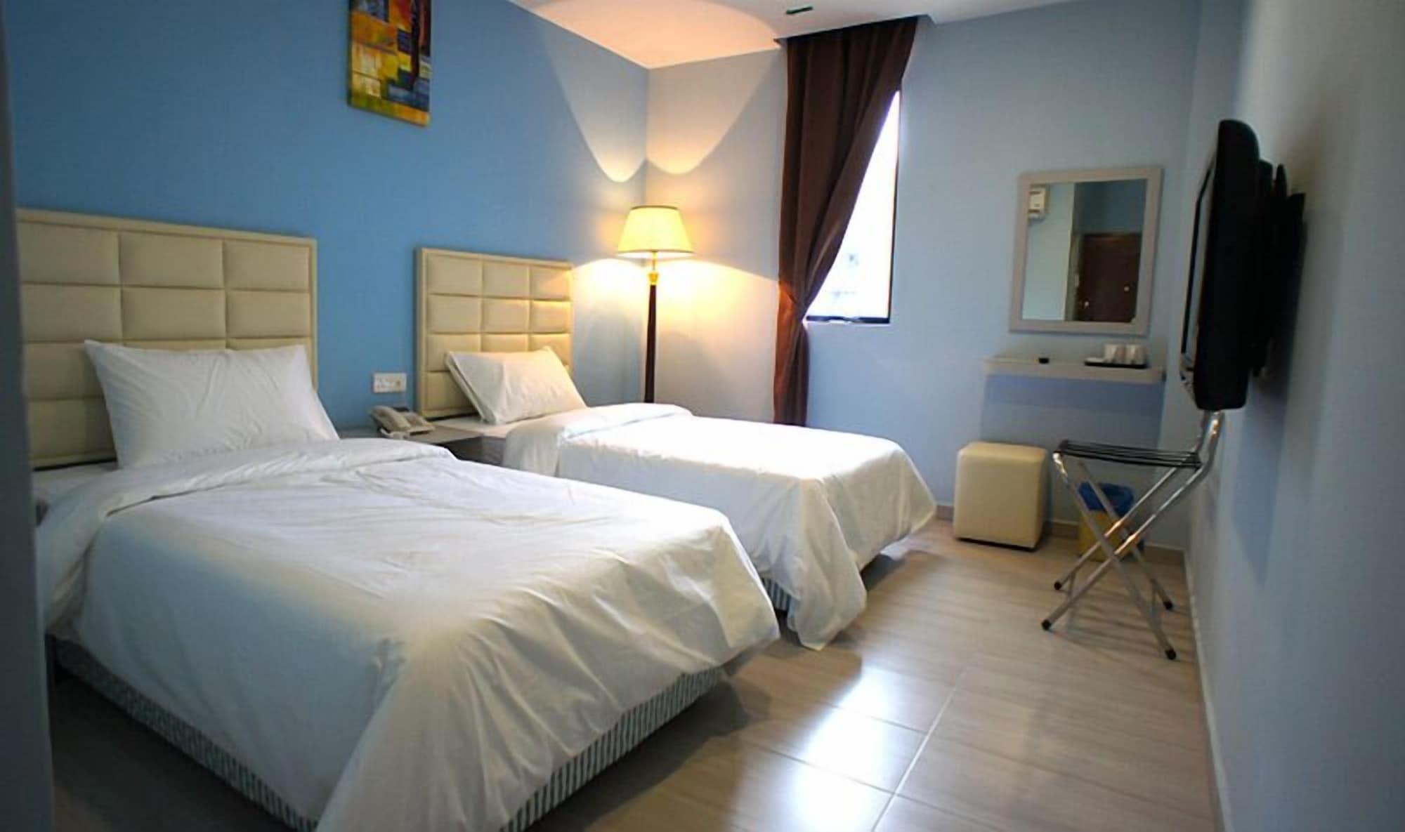 Hotel Zamburger Bukit Indah Джохор-Бару Экстерьер фото