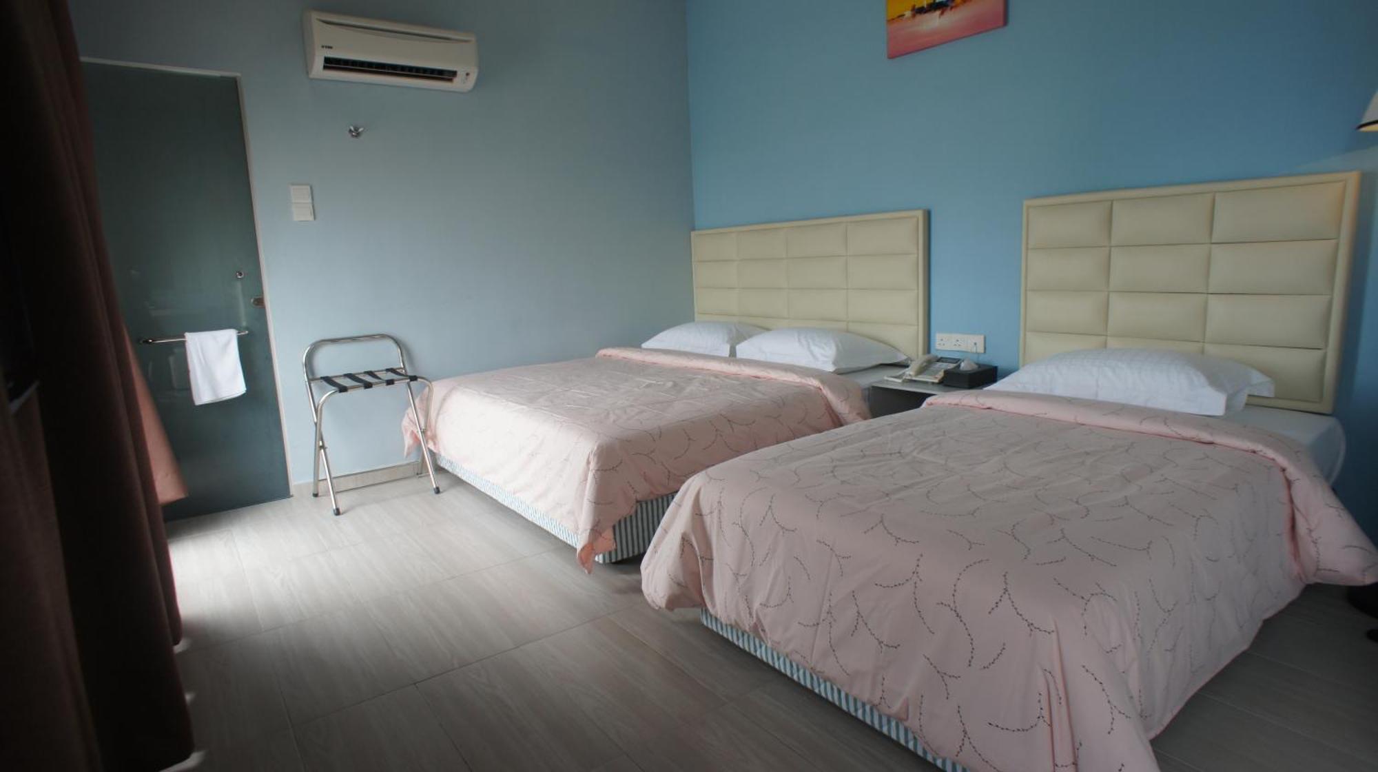 Hotel Zamburger Bukit Indah Джохор-Бару Экстерьер фото