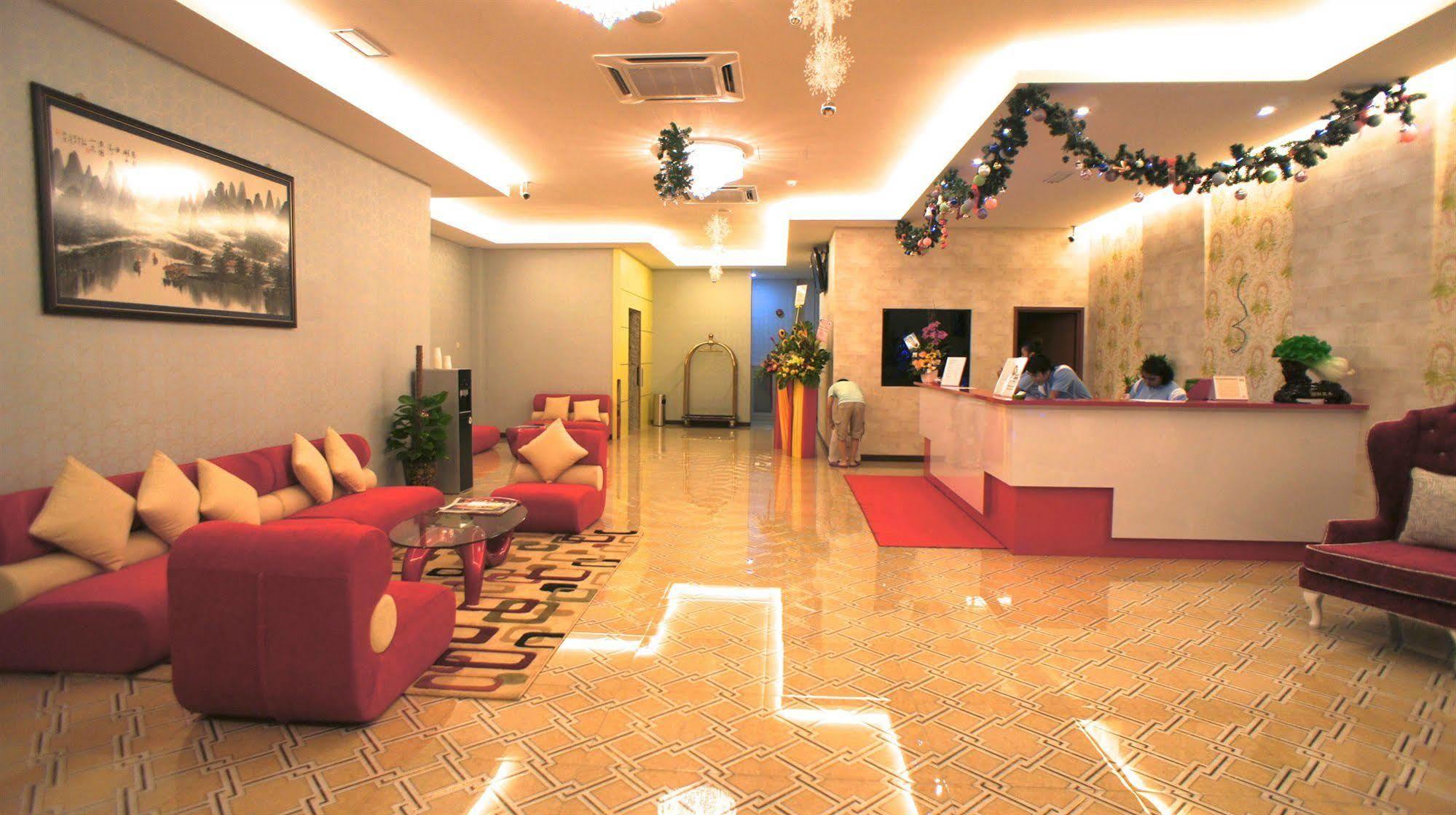 Hotel Zamburger Bukit Indah Джохор-Бару Экстерьер фото